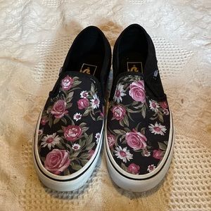 Woman’s floral vans size 6